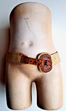 Petit mannequin PUBLICITAIRE de vitrine de PHARMACIE  pour BANDAGES HERNIAIRES