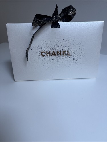 Petit emballage cadeau chanel - petit,