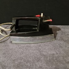 Ancien fer à repasser "Calor"