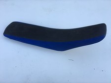 UNE SELLE SIEGE BLEU MOTO