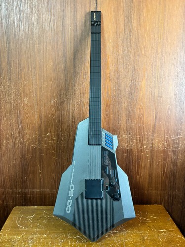Synthétiseur guitare - de,