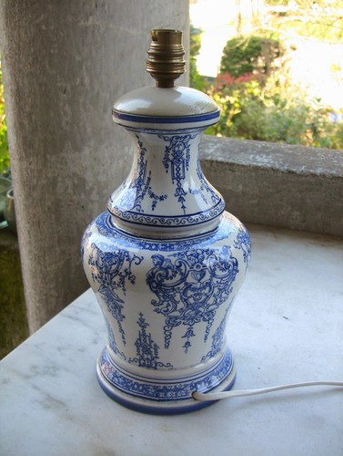 Ancien pied lampe - de, en