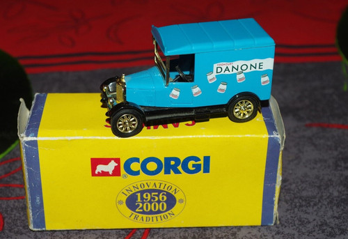 Corgi camions antan danone - corgi,