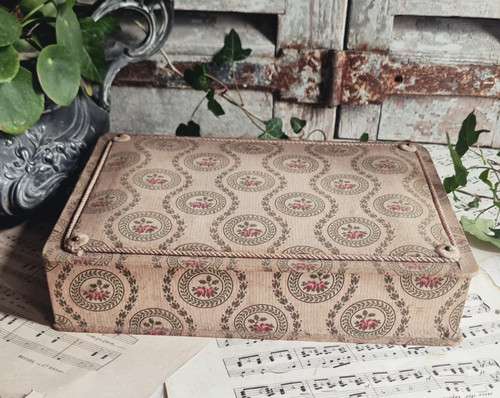 Ancienne boite couture en - a,