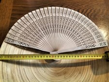 Eventail en Bois Vintage