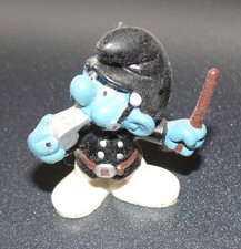 figurine schtroumpf police