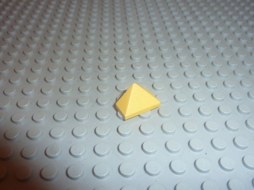 Rare lego yellow - rare,