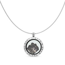 Fragment de Lune certifiée, dans un médaillon-coffret / Love You To The Moon...