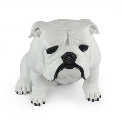 Bulldog figurine grandeur