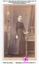 Jeune femme second - jeune,