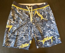 Mens Quiksilver Boardshorts Size 32 Sample