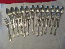 Rare 12 X 2 couverts à entremet, métal argenté décor de marguerite orfèvre SFAM