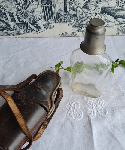 Ancienne bouteille avec - ancienne,