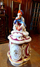 POT A TABAC en  PORCELAINE de PARIS   début 20em   TURC FUMEUR DE PIPE