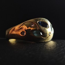 Bague originale sertie de 8