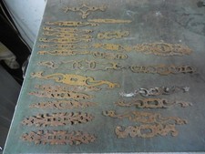 24 Ferrures anciennes pour
