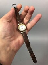 LIP Horlogerie MONTRE FEMME ancienne à quartz PILE À CHANGER