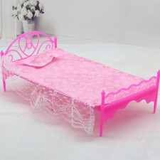 Lit de poupée pour bébé