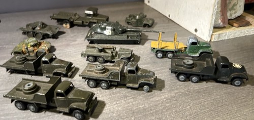 Anciens camions militaires - camions,