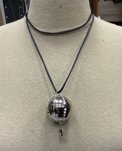 Très joli collier - joli,