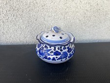 Pot en faïence décor bleu