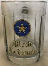MOTTE CORDONNIER. CHOPE À BIÈRE. MÉDAILLON ÉTOILE - LETTRAGE RELIEF ÉMAILLÉ