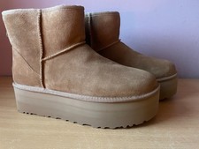 UGG  MINI PLATEFORME CLASSIQUE