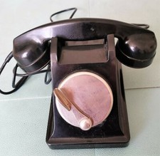 TÉLÉPHONE ANCIEN EN