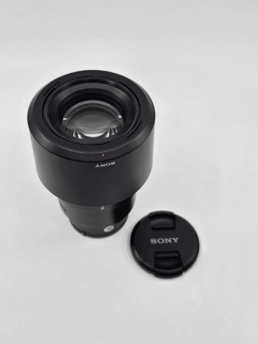 Sony 90mm g oss macro - f/2.8,