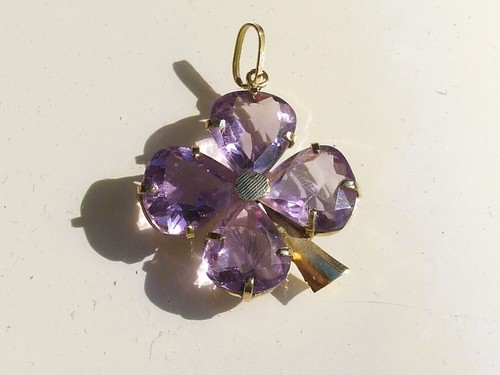 Tres beau pendentif trefle - beau,