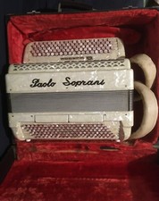 Accordeon PAOLO SOPRANI avec sa caisse de transport