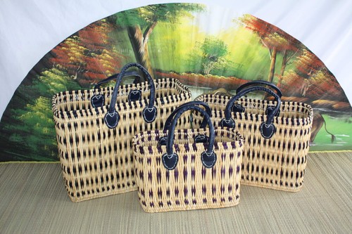 Superbe panier bleu naturel - &,