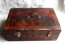 COFFRE ANCIEN EN BOIS À POIGNÉE - FIN XIXème - MARQUETERIE