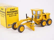 NZG n° 150 CAT Motorgrader Model 12G CATERPILLAR engin de chantier 1/50 en boîte