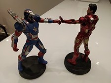 Lot 2 Figurines Statuette IRON