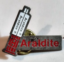 A14 Pin's Pins Pin épinglette MARQUES / COLLE ARALDITE