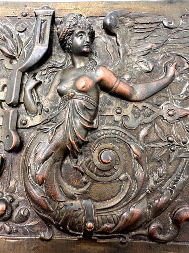 Long bas relief ornement - bas,