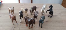 Lot de 10 figurines chevaux (Papo et Schleich).