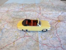 PANHARD PL 17 Cabriolet jaune