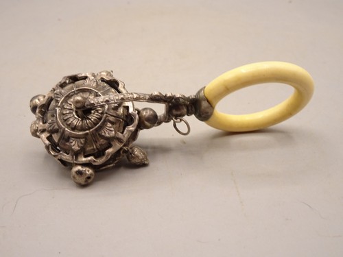 Ancien hochet grelots en - grelots,
