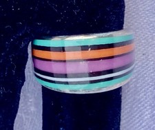 bague  en porcelaine signée