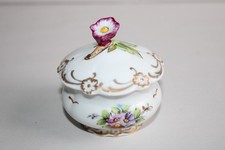 Petite bonbonnière porcelaine