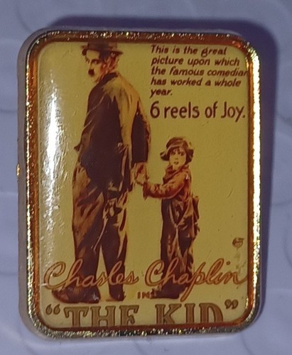 Pin ancien rare de - pin,