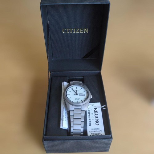 Montre solaire pour homme