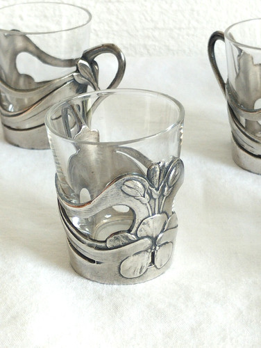 Suite tasses à - tasses,