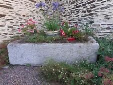 Auge En Granit/163 x  75 x 45  cm de hauteur