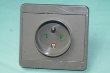  Prise 2P+T LEGRAND CHAMBORD