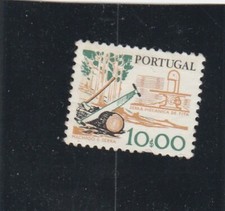 L6635 PORTUGAL Timbre N° Y&T 1410 de 1979 " Scie et Hache et scie mé "  Oblitéré