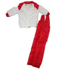 Combinaison blanche et rouge