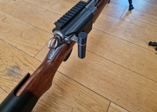 Levier d'armement strié pour